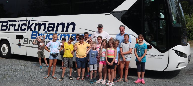 Kinder besuchen Brückmann-Reisen in Eberstadt