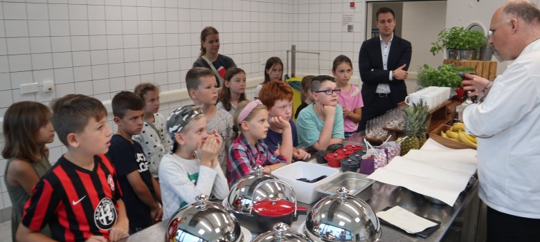 Kinder besuchen Lufthansahotel in Seeheim