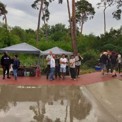 Skatepark, Jugendliche, Gäste, Gruppenfoto, Zelte, Grill